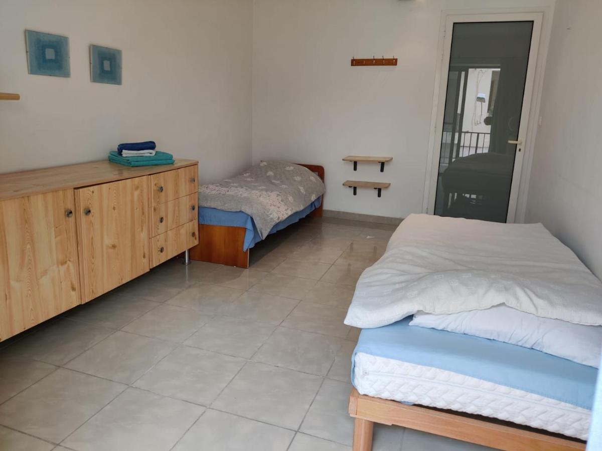 Spacious 3-Bedroom Apartment 30 Seconds From Sea Marsaskala Bagian luar foto